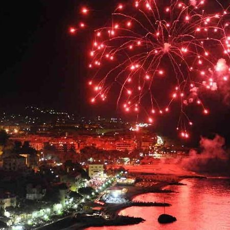 Appartamento Di Charme Nel Cuore Di Санремо Экстерьер фото